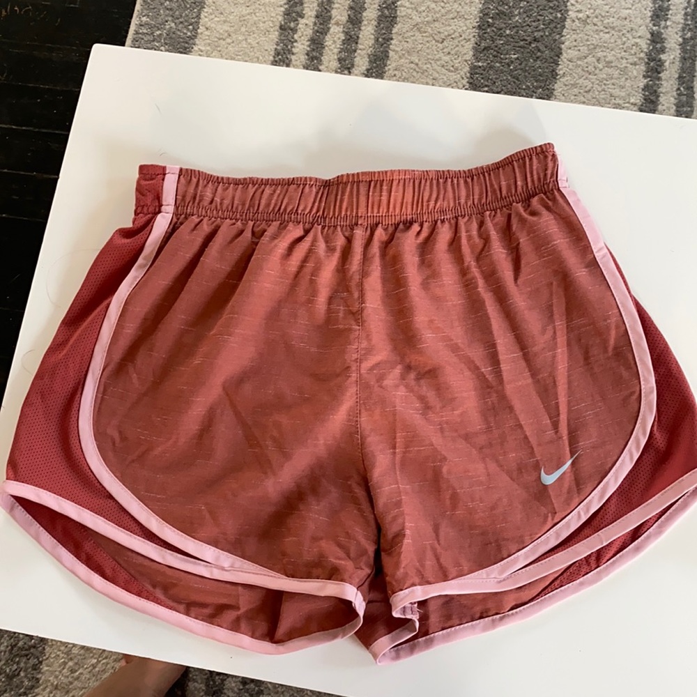 Nike Tempo Dry Core 3”. Canyon Rust. Size XS.